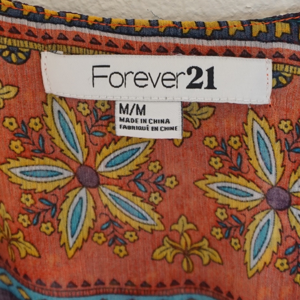 Forever 21 Design / Pattern - Picture 3 of 3